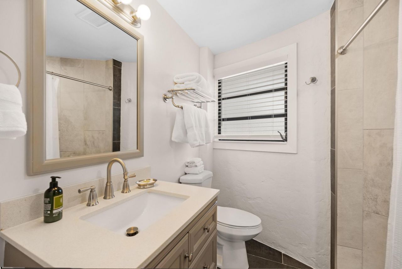 190 & 192 Harborview Drive, Tavernier, FL 33070 Photo