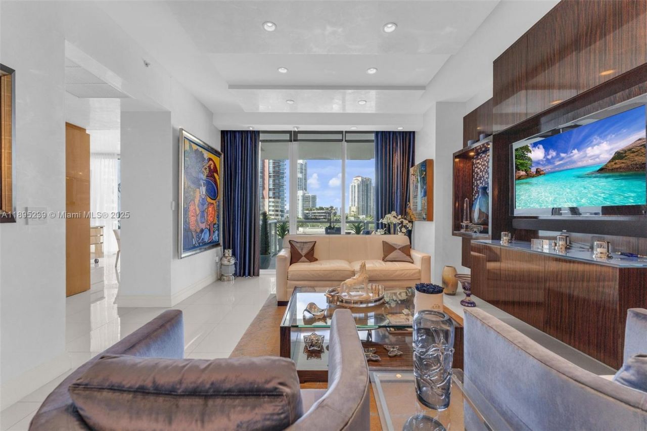 50 S Pointe Dr, Unit 705, Miami Beach, FL 33139 Photo