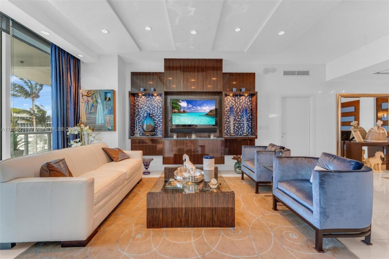 50 S Pointe Dr, Unit 705, Miami Beach, FL 33139 Photo