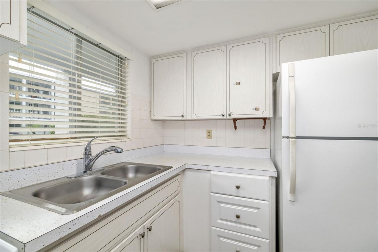 2053 Canal Drive, Unit L-3, Bradenton, FL 34207 Photo