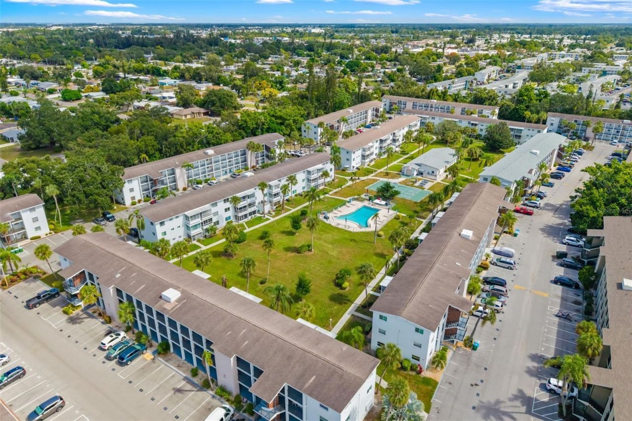 2053 Canal Drive, Unit L-3, Bradenton, FL 34207 Photo