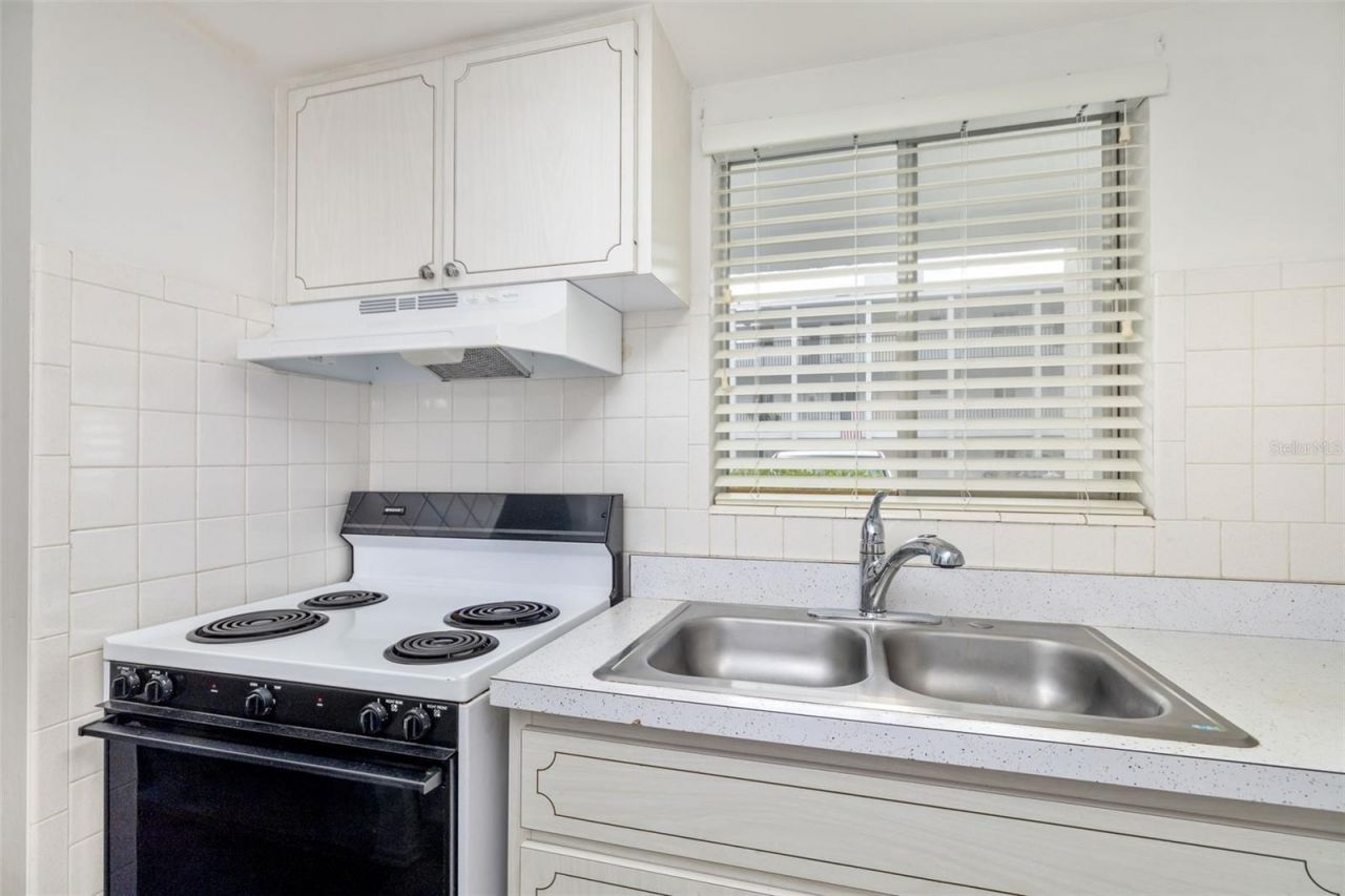 2053 Canal Drive, Unit L-3, Bradenton, FL 34207 Photo