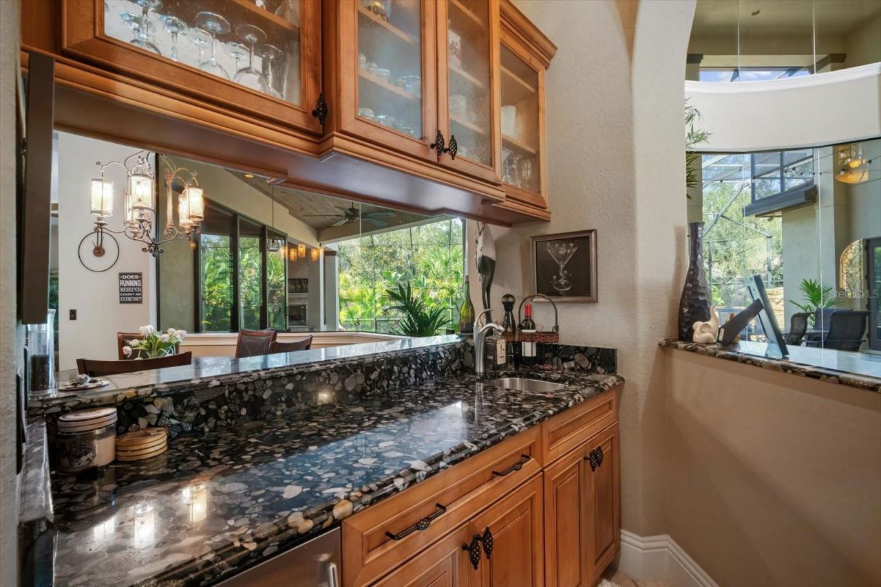 16220 Ternglade Drive, Lithia, FL 33547 Photo