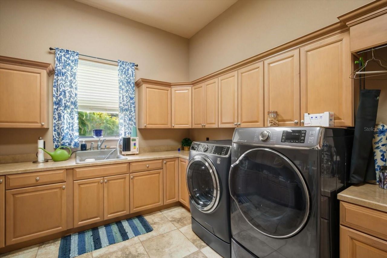 16220 Ternglade Drive, Lithia, FL 33547 Photo