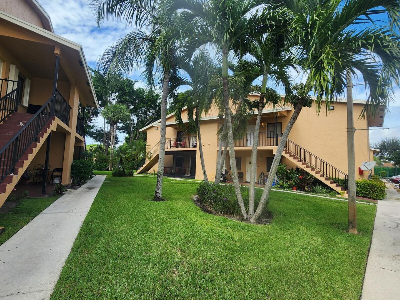 6013 10th Avenue N, Unit 208, Greenacres, FL 33463 Photo