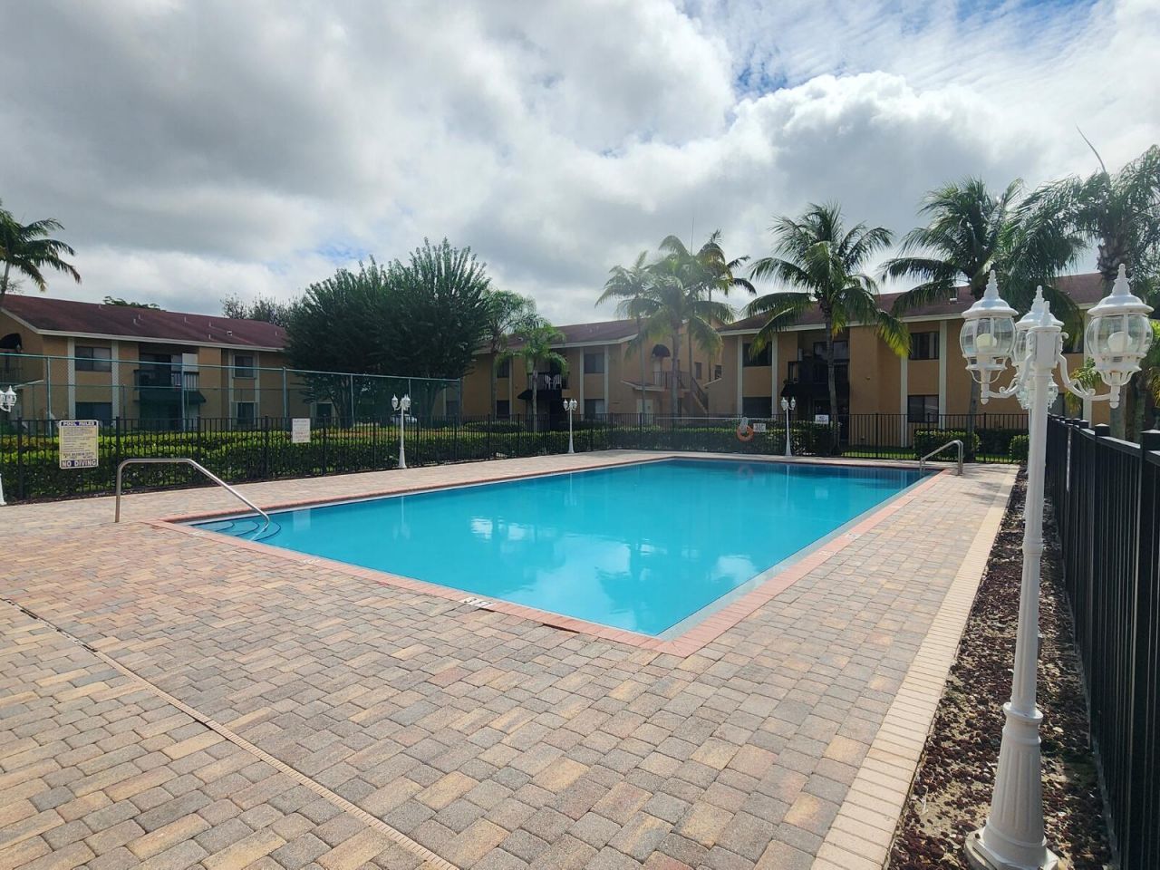 6013 10th Avenue N, Unit 208, Greenacres, FL 33463 Photo