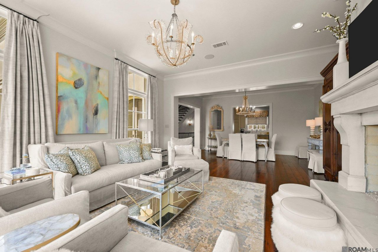 8 Country Club Place, Baton Rouge, LA 70810 Main Photo