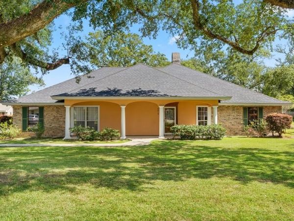 4019 Cappy Drive, Lake Charles, LA 70605