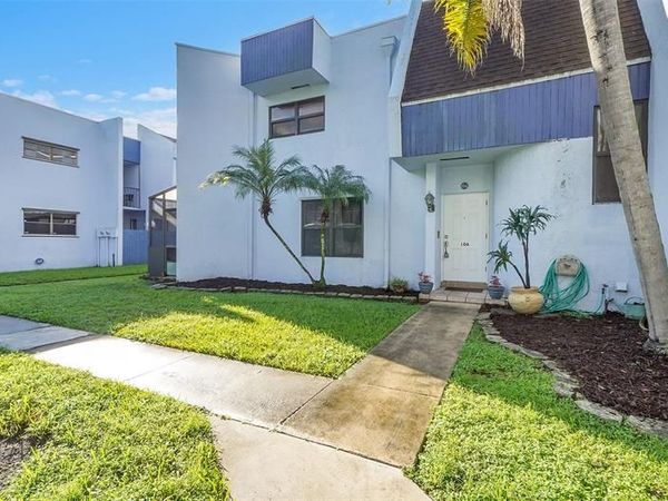 2774 S University Drive, Unit 10A, Davie, FL 33328