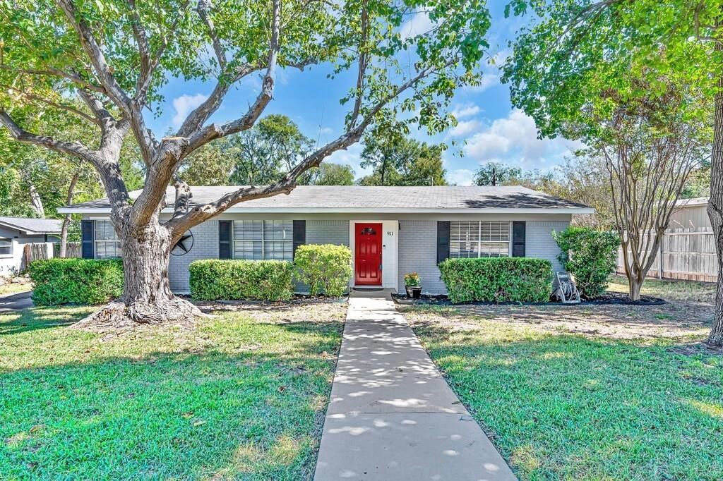 911 Fairway Road Woodway, TX 76712