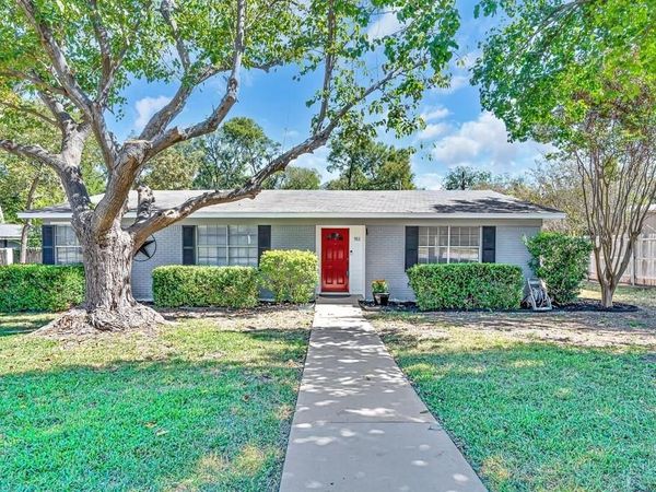 911 Fairway Road, Woodway, TX 76712