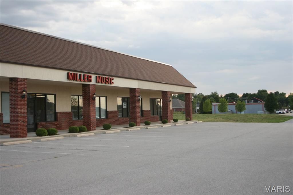 4510 N Illinois Street, Swansea, IL 62226 Main Photo