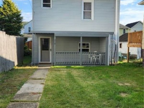 219 Quay Street, East Vandergrift, PA 15629