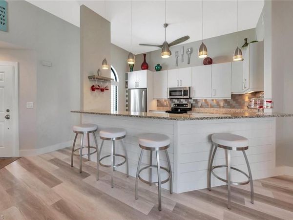 583 Beachwalk CIR, Unit Q-203, NAPLES, FL 34108