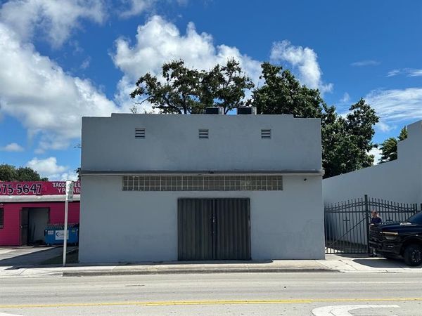 6815 NW 7th Ave, Miami, FL 33150