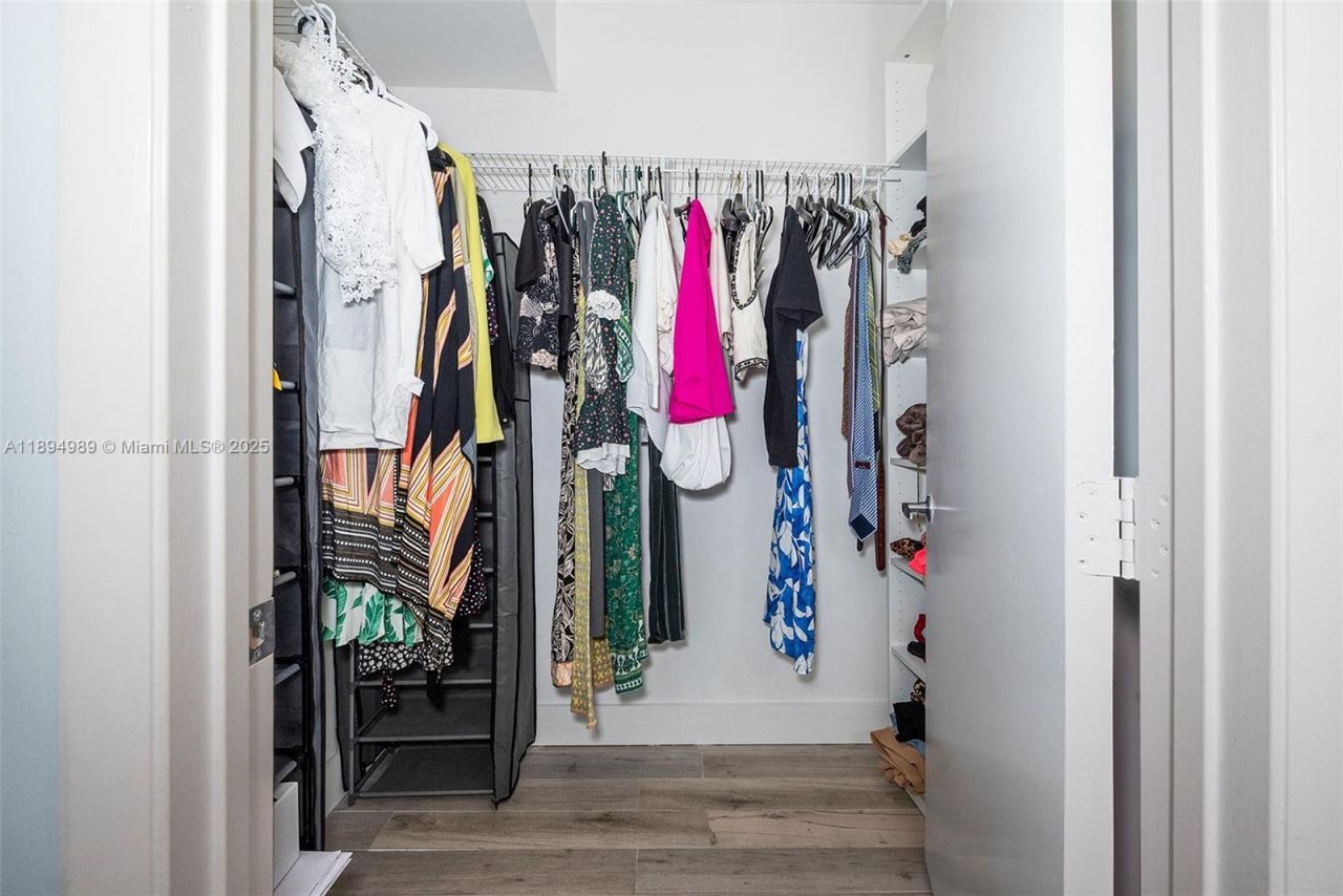 1900 N Bayshore Dr, Unit 4019, Miami, FL 33132 Photo