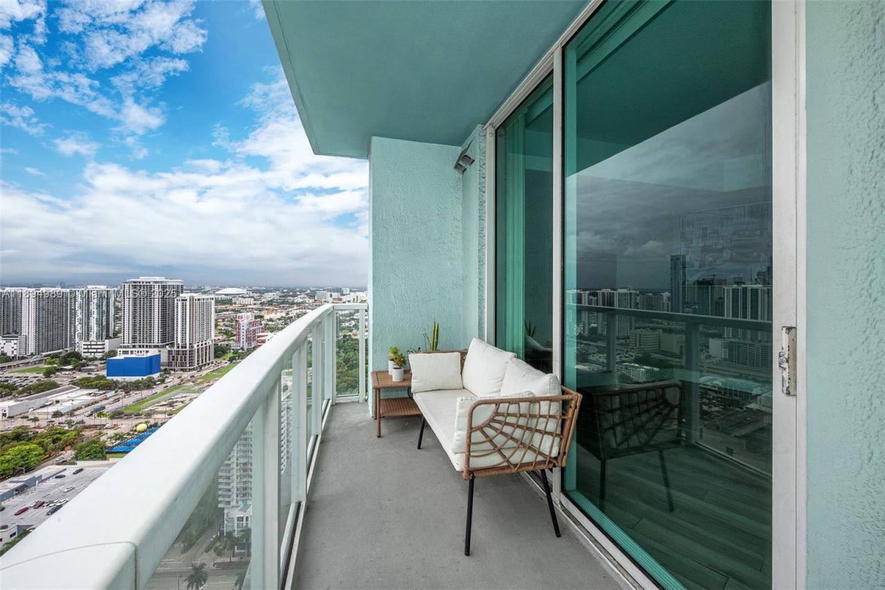 1900 N Bayshore Dr, Unit 4019, Miami, FL 33132 Photo