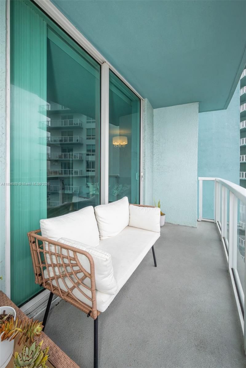 1900 N Bayshore Dr, Unit 4019, Miami, FL 33132 Photo