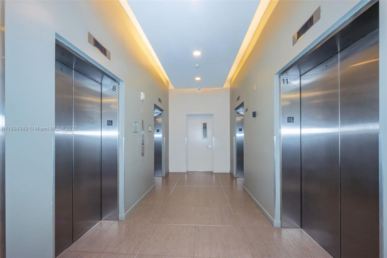 1900 N Bayshore Dr, Unit 4019, Miami, FL 33132 Photo