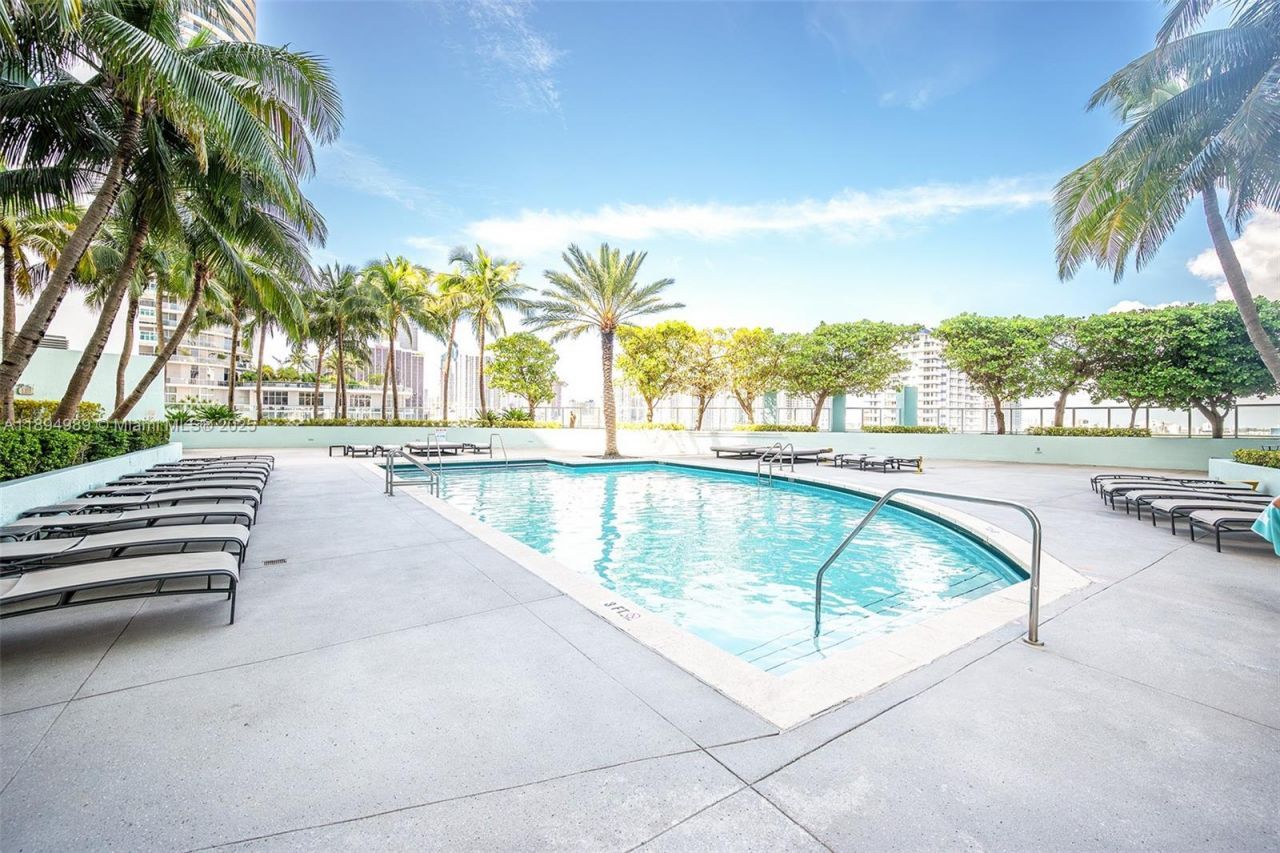 1900 N Bayshore Dr, Unit 4019, Miami, FL 33132 Photo