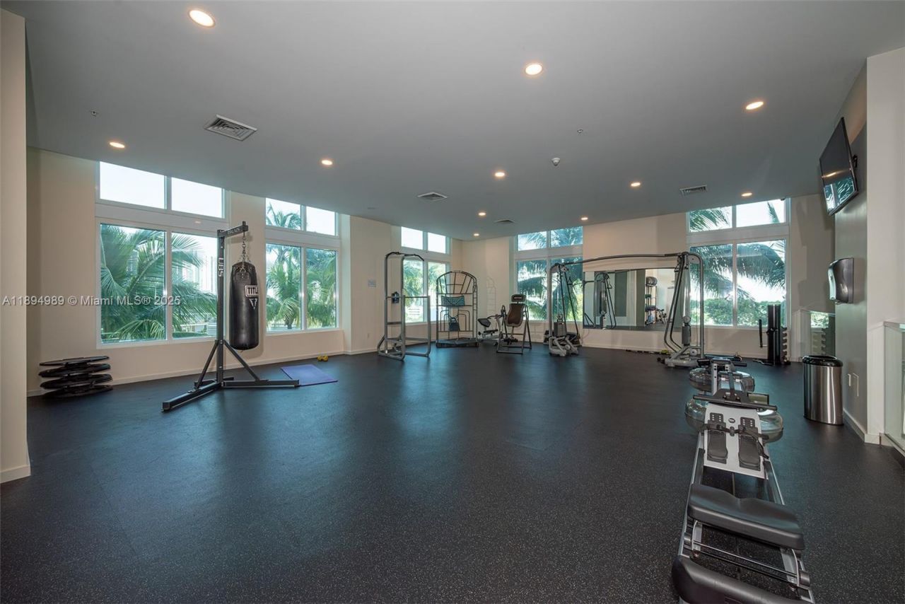 1900 N Bayshore Dr, Unit 4019, Miami, FL 33132 Photo