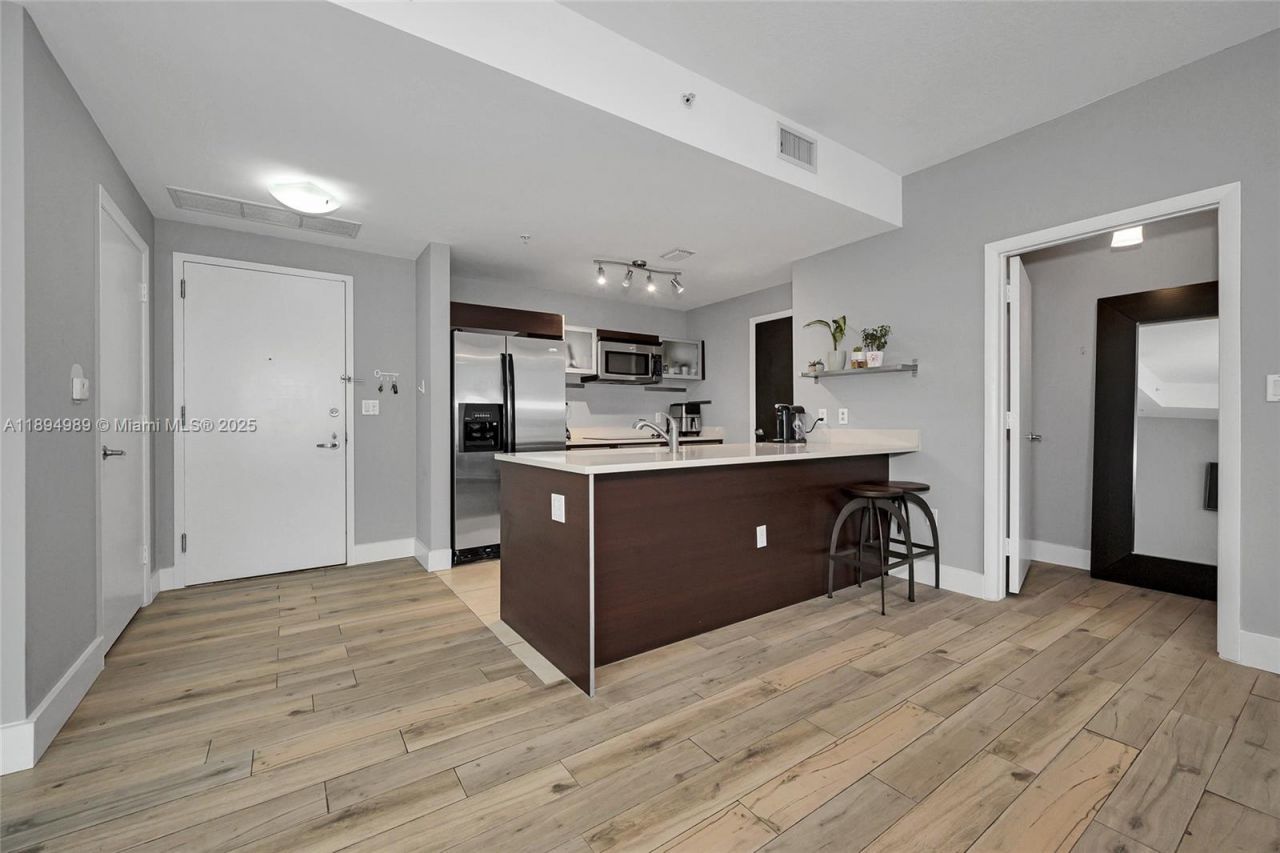 1900 N Bayshore Dr, Unit 4019, Miami, FL 33132 Photo