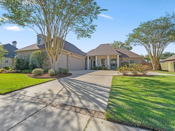 37315 Lakeshore Ave, Prairieville, LA 70769
