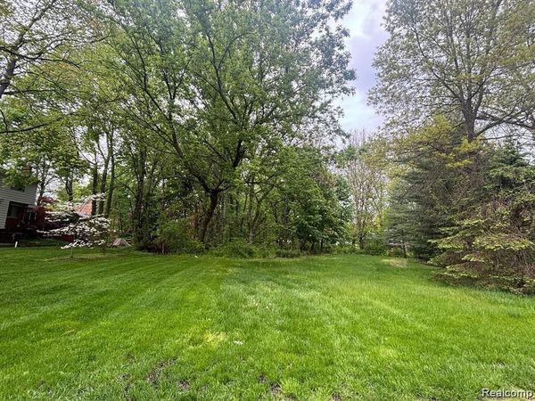 5961 woodmire, Shelby Township, Mi 48316