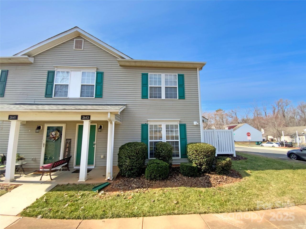 2643 Meadow Knoll Drive, Charlotte, NC 28269 Main Photo