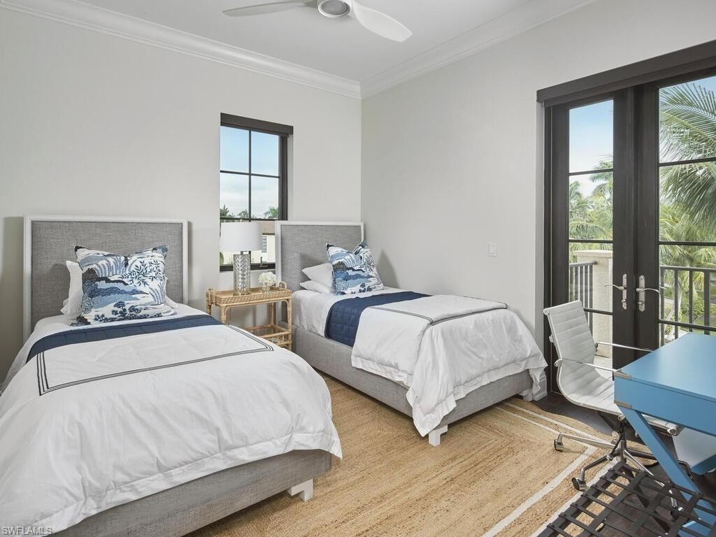 692 10th Ave S, Naples, FL 34102 Photo