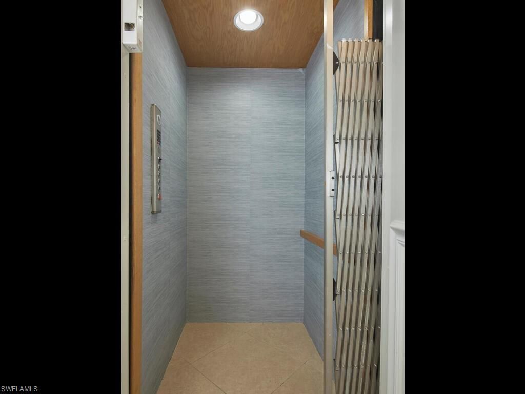 692 10th Ave S, Naples, FL 34102 Photo