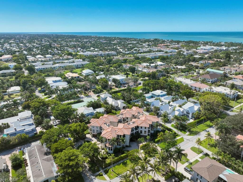 692 10th Ave S, Naples, FL 34102 Photo