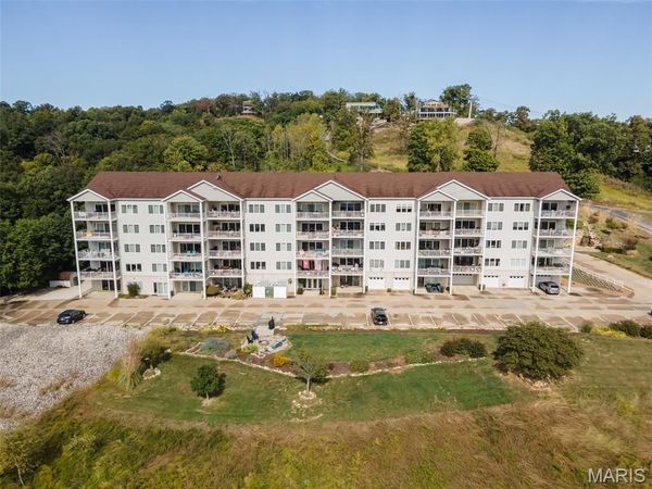 401 Timber Ridge Drive, Unit 24, Grafton, IL 62037