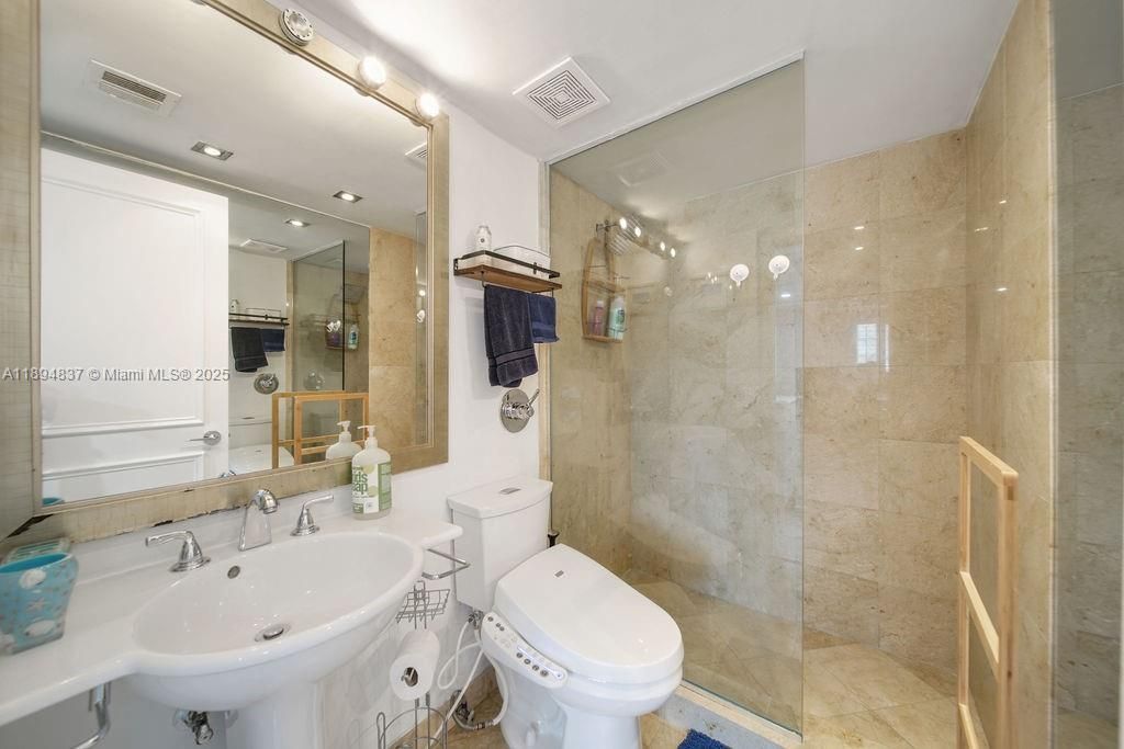 100 Jefferson Ave, Unit 10012, Miami Beach, FL 33139 Photo