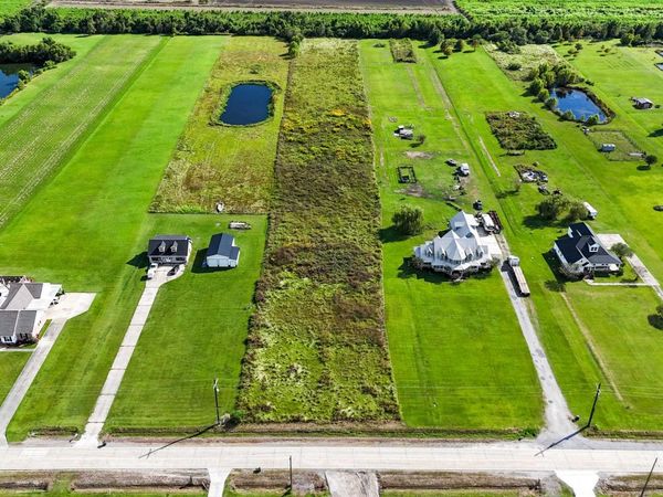 764 E Woodlawn Ranch Road, Houma, LA 70363