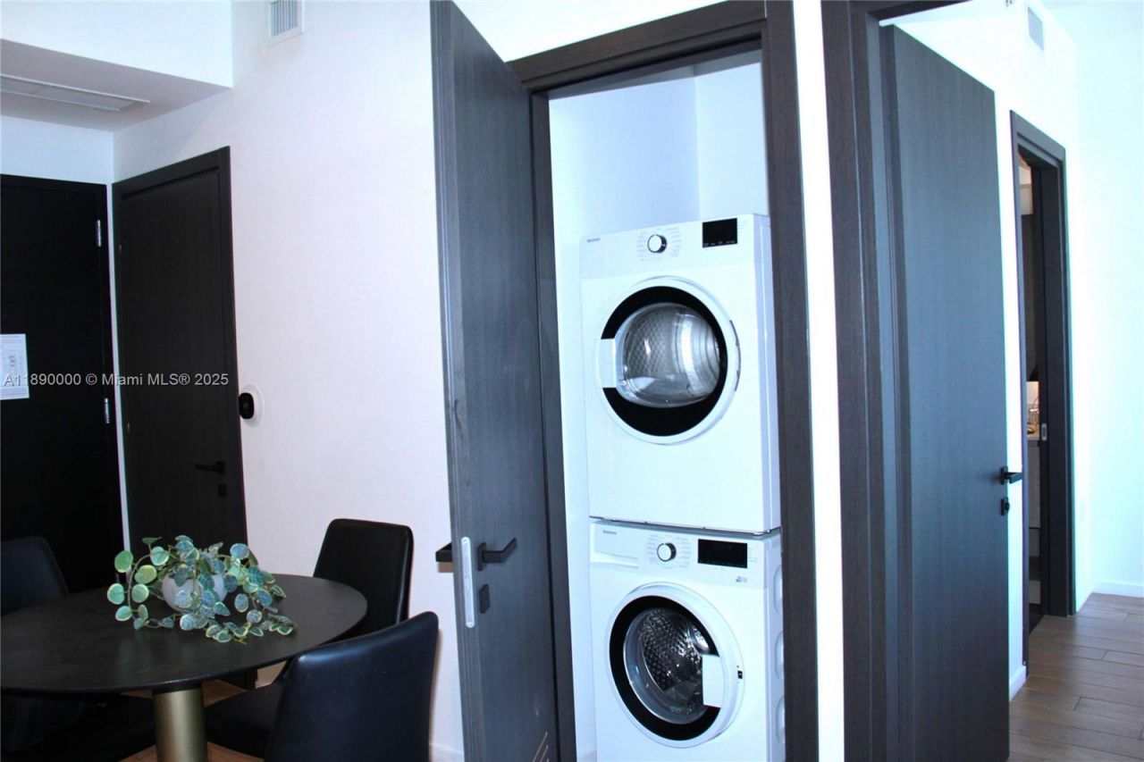 398 NE 5th St, Unit 3310, Miami, FL 33132 Photo