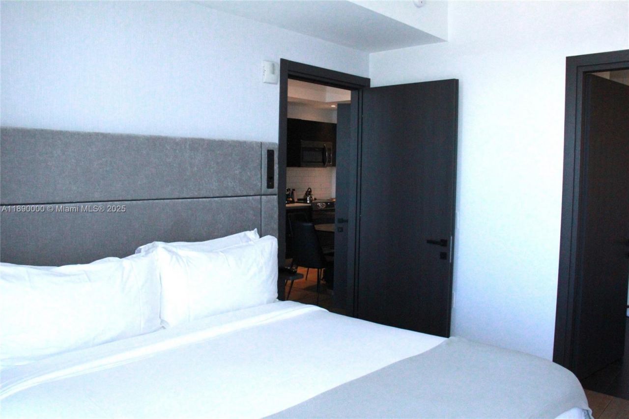 398 NE 5th St, Unit 3310, Miami, FL 33132 Photo