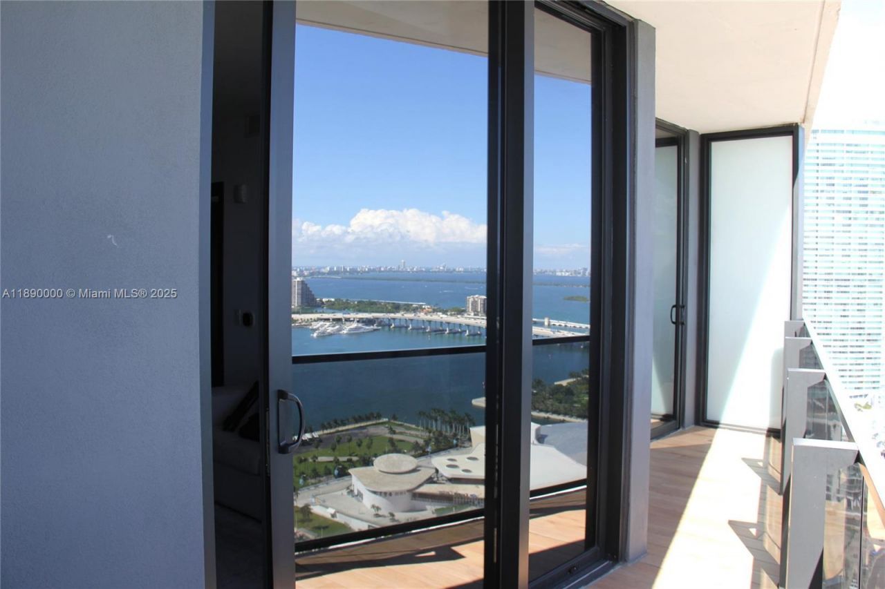 398 NE 5th St, Unit 3310, Miami, FL 33132 Photo