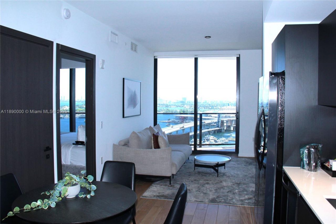 398 NE 5th St, Unit 3310, Miami, FL 33132 Photo