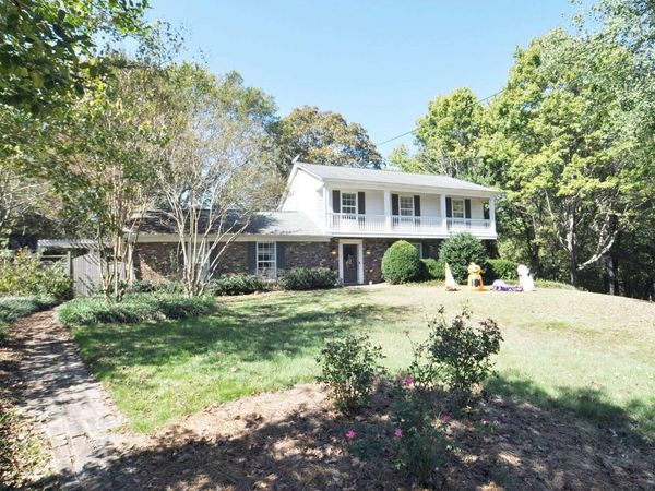 1917 Allyson Dr., Tupelo, MS 38804