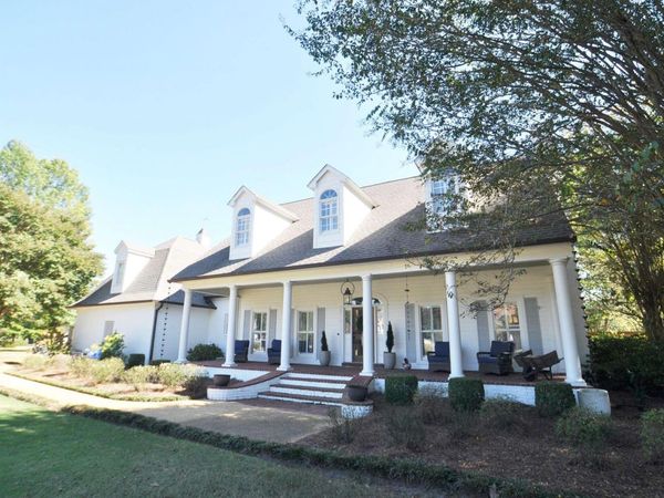 1003 Charleston Blvd, Tupelo, MS 38801