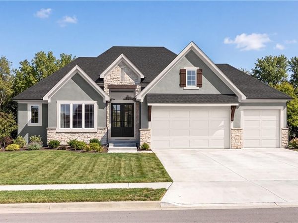 21925 W 99th Terrace, Lenexa, KS 66220