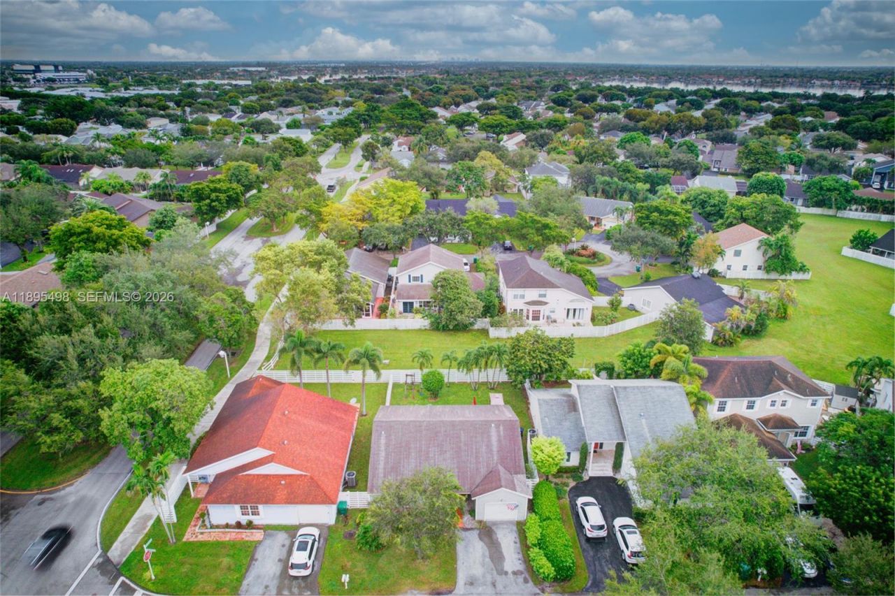 14807 SW 140th Ct, Miami, FL 33186 Photo