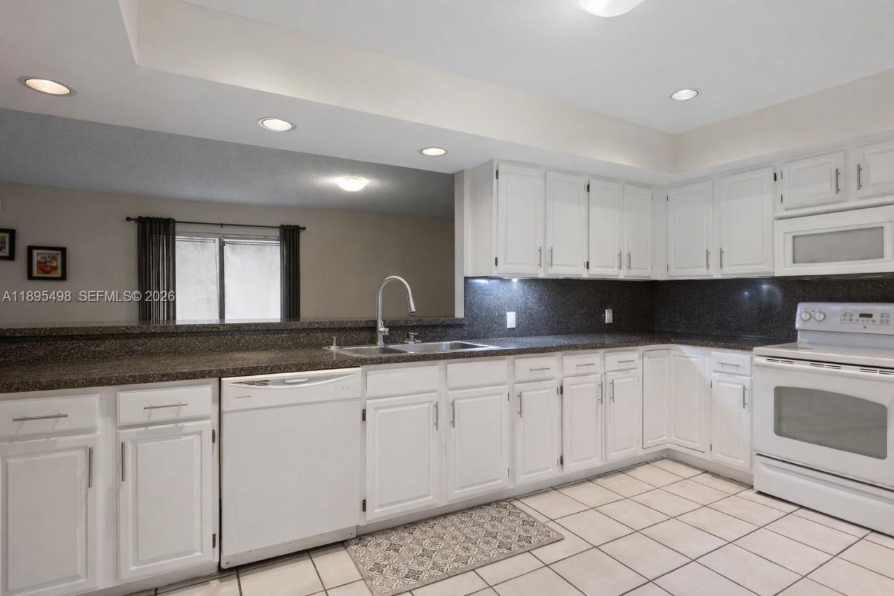 14807 SW 140th Ct, Miami, FL 33186 Photo