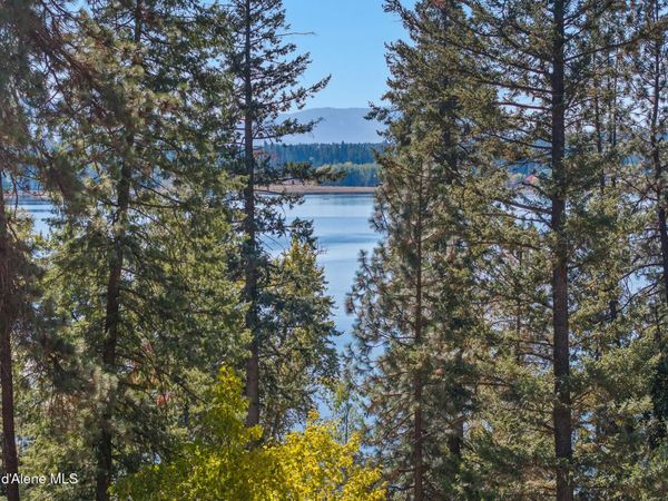 12076 N Wildwood Point Rd, Hauser, ID 83854