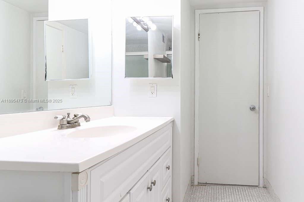 1351 NE Miami Gardens Dr, Unit 1001E, Miami, FL 33179 Photo