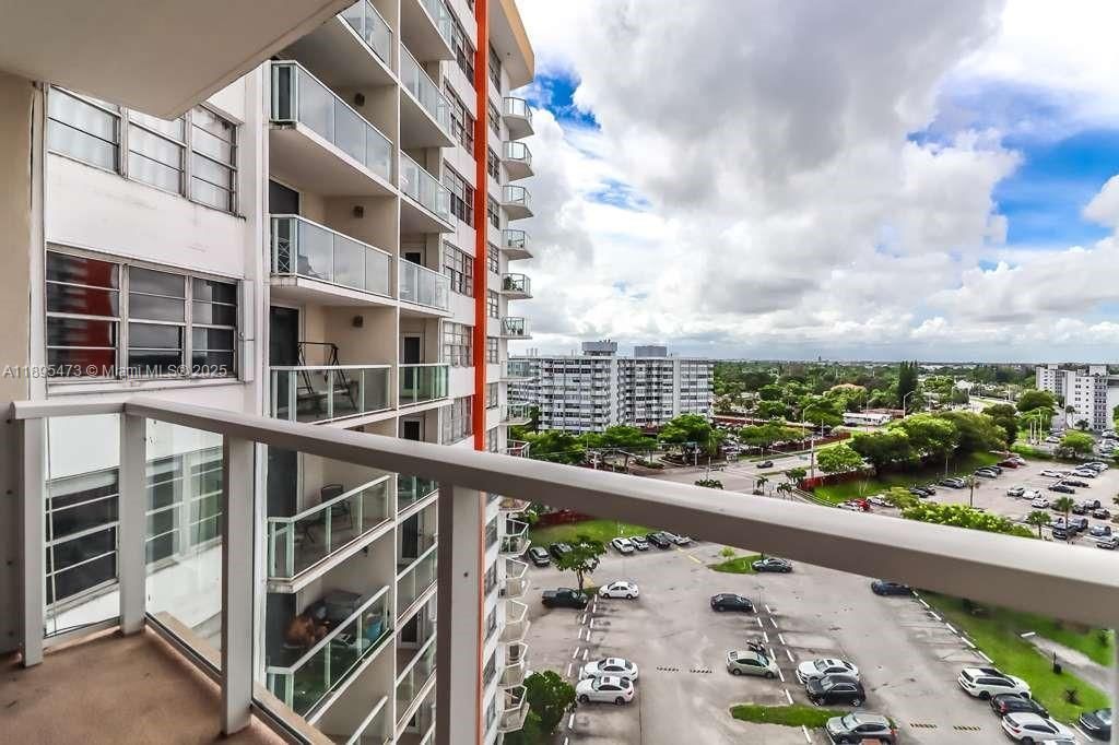 1351 NE Miami Gardens Dr, Unit 1001E, Miami, FL 33179 Photo