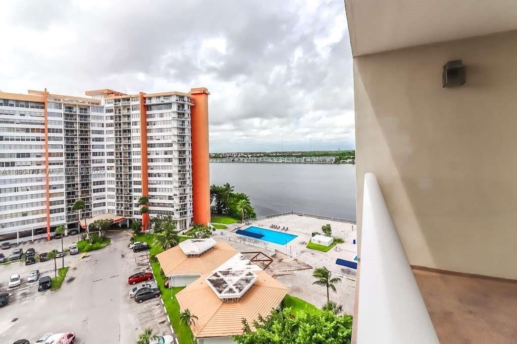 1351 NE Miami Gardens Dr, Unit 1001E, Miami, FL 33179 Photo