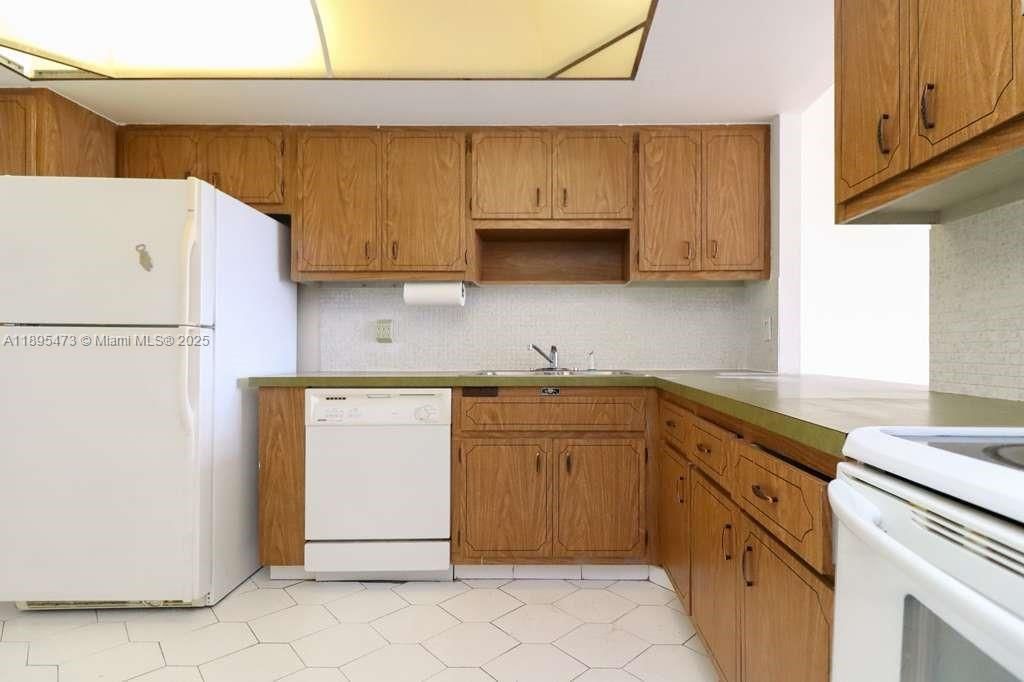 1351 NE Miami Gardens Dr, Unit 1001E, Miami, FL 33179 Photo