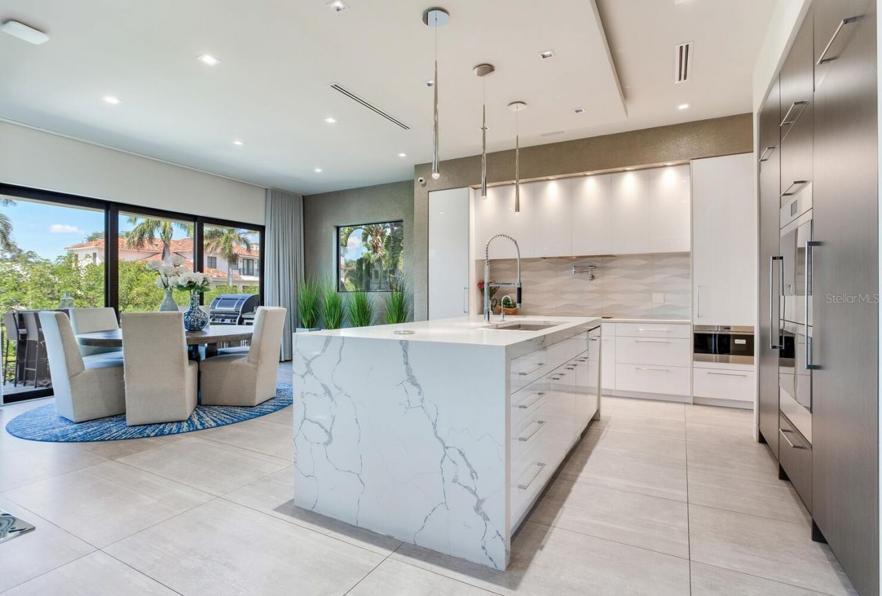 5131 W Neptune Way, Tampa, FL 33609 Photo